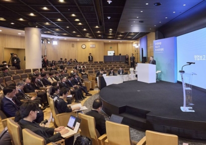 SKT 정재헌 CEO "시장 점유율 40% 회복…AI 야심차게 추진"(종합)