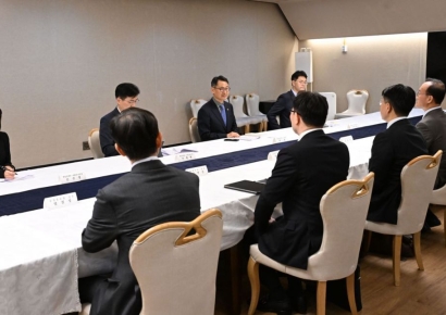 정부, 삼성·SK 등 7개 수출기업 소집...달러쌓기 자제 요청 