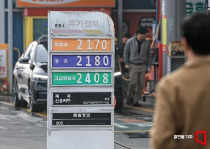 유류세 인하에도 기름값 '2000원 시대' 현실화…"옥외주차장도 5부제 의무화" (종합)
