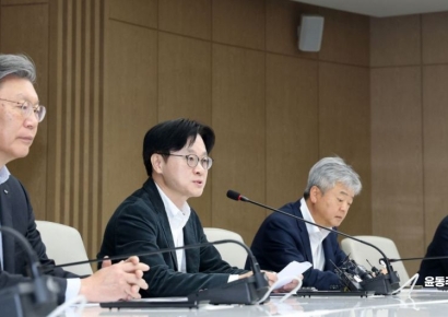 [포토] 나프타 수급 관련 발언하는 김정관 장관