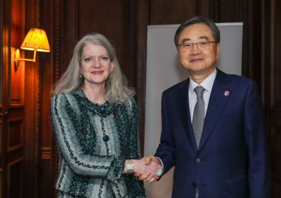 G7 참석 조현, 美 국무차관 만나 호르무즈 선박 안전 논의