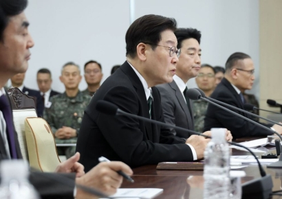 李대통령 "전시작전권 조속 회복 추진…선택적 모병제 등 개혁 속도"
