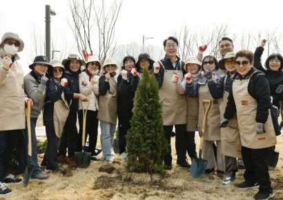 정명근 시장 “오늘 심은 나무 한 그루…2050년 탄소중립 화성의 씨앗 될 것”