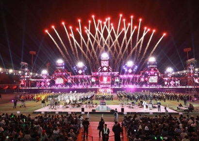 "봄의 시작 진해로 오세요" ‥ 제64회 진해군항제 감동과 흥미 선사