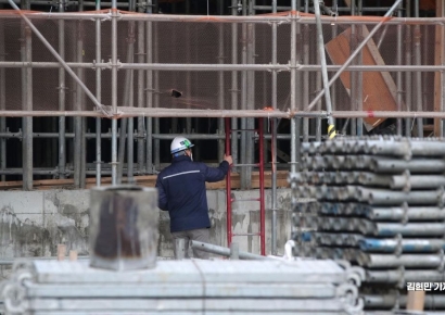 최고숙련공 되려면 55년? 건설 숙련인력 가로막는 기능등급제[손끝기술의 위기]②