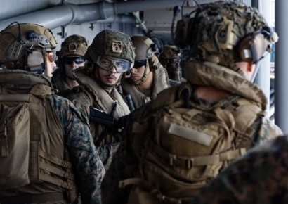 "협상하겠다" 했지만…美 해군·해병대 3500명 중동 배치 완료