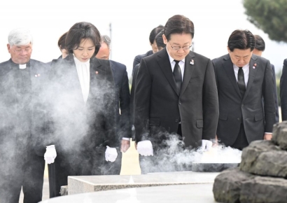 李대통령, 제주 4·3 평화공원 참배…"국가폭력 민형사 시효제도 폐기"
