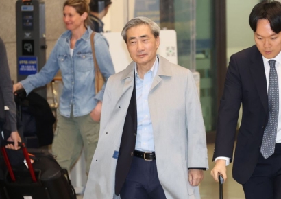 신현송 한은 총재 후보자 귀국…"엄중한 상황, 막중한 책임감"