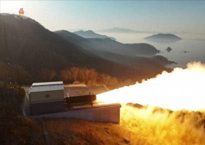 화성-20형 엔진성능 과시한 북… 실제 발사할까[양낙규의 Defence Club]