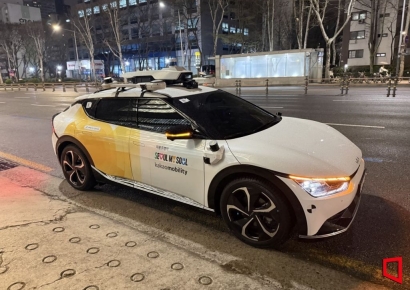 [르포]비 오는 날 시야 흐려도 끄떡없다…강남의 밤 밝힌 카카오표 무인택시