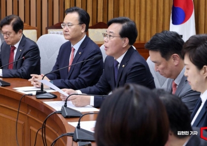 [포토] 송언석 “기름값 2000원 눈앞…여야정 긴급원탁회의 제안”