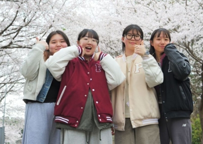 봄꽃 따라 이어진 캠퍼스 소통…부산대, 첫 벚꽃축제