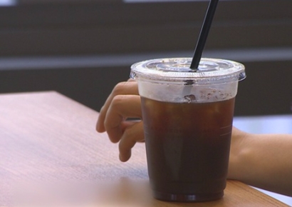 음료 3잔 마신 알바생에 횡령죄…더본 "현장조사 진행 중"