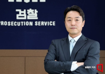 "국가 핵심기술 지키는 최후 수비수"…'특허괴물' 잡는 박경택 부장검사[인터뷰]