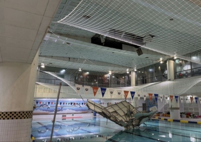 "'쿵' 천장 무너져 머리서 출혈" 수영하다가 날벼락…"7억 하늘서 뚝 떨어지나" 보수 뒷전