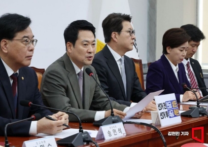 [포토] 장동혁, '가처분 인용' 법원 겨냥 "골라먹기 배당, 공정성 잃었다"