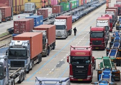 KIEP "중동 전쟁 장기화시 내년 유가 174달러…韓 경제 큰 타격"