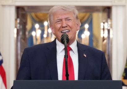 트럼프 "호르무즈 안전한 개방 조건, 2주간 휴전"(상보)