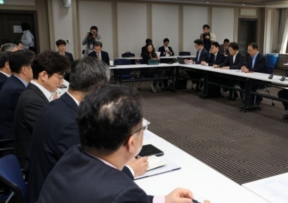 [포토] 산업부, 중동전쟁 관련 업종별 석화제품 수급상황 점검회의