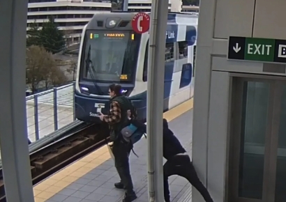 열차 들어오는 찰나 뒤에서 '퍽', 반복되는 밀침 사건에 美사회 '경악'