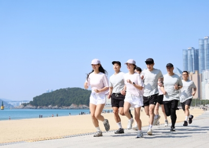 “해운대 바다 달리며 힐링”…파라다이스호텔 ‘선라이즈 러닝’ 눈길