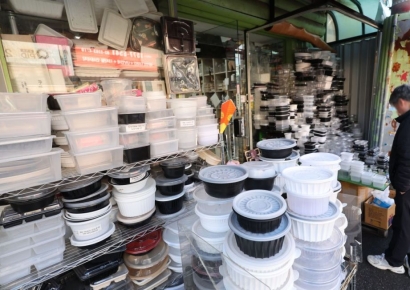 "그냥 먹고 갔으면"…떡볶이 포장 용기 50% 껑충 뛰자 사장님들 '한숨'