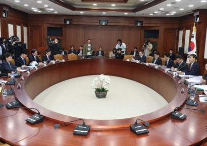 [포토] 비상경제본부회의 겸 경제관계장관회의