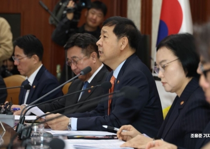 [포토] 구윤철 부총리, 비상경제본부회의 겸 경제관계장관회의 주재