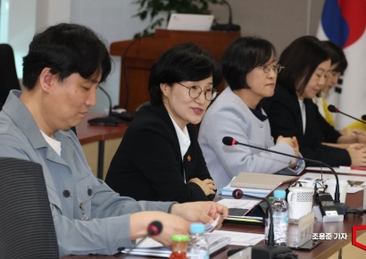 [포토] 제4차 'AI 성평등 전략 포럼' 발언하는 원민경 장관