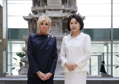 김혜경 여사 "케데헌 '더피' 큰 인기"…마크롱 여사 "오징어게임도 인상 깊게 봤다"