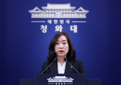 靑 "혼잡시간 피해 대중교통 타면 인센티브…공공부문 시차출퇴근"