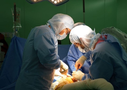 해운대부민병원, 로봇 고관절 첫 수술… 국산 ‘큐비스-조인트 HIP’ 활용