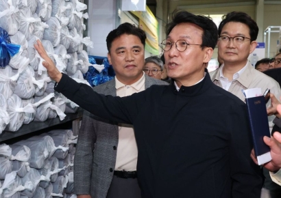 김 총리, 농업용 기자재 공급 잘돼…세심한 관리 필요"