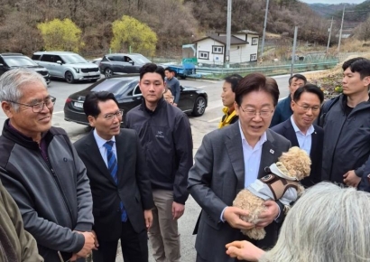 “권력의 중심에서 고향으로”…李대통령, 안동서 ‘조상 앞 국정’ 다짐