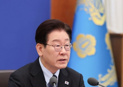 [속보] 李대통령 "가능한 수준이라도 '개헌' 물꼬 틀 수 있도록 초당적 협력 필요"