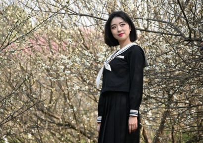 "등골 브레이커 교복값, 그냥 통일하자"…비용 부담에 '표준 교복' 도입하는 日