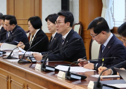 金총리 "포장재 수급 불안, 식품 공급까지 위협…탈(脫)나프타 적극 추진"