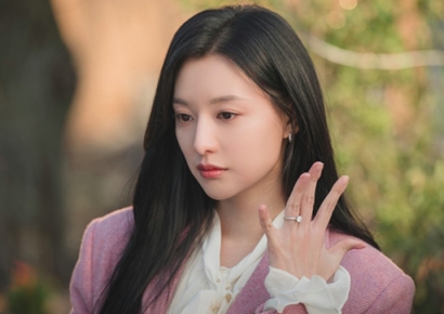 한국은 가격 올릴수록 더 잘 팔린다…'배짱 인상'에도 역대급 매출 찍은 명품