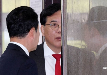 [포토] 대화하는 장동혁-송언석