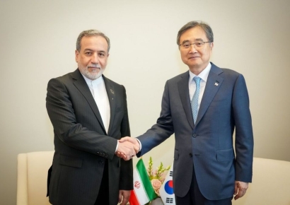 조현, 이란 외교장관과 통화…"이란에 장관 특사 파견"