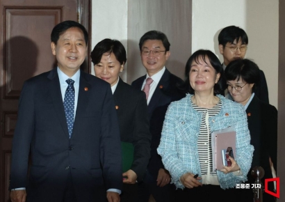 [포토] 회의 참석하는 경제부처 장관들