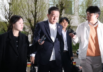 공천헌금 등 13개 의혹…경찰, 김병기 7차 소환