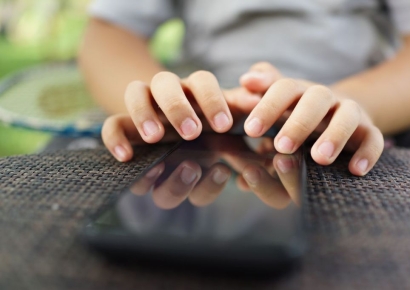 "우리 애들도 하던데 어쩌나"…차단 당하는 아이들 놀이터 '로블록스'[주말엔게임]