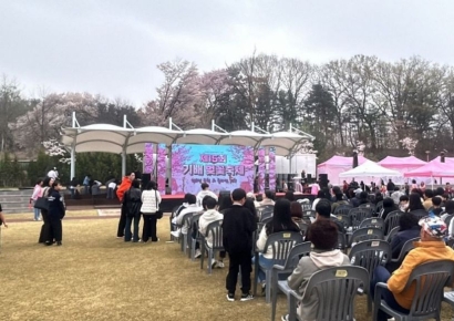 화성시 기배동, ‘기배벚꽃축제’ 성료…900여 시민 ‘핑크빛 동행’