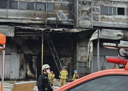 이재명 “가용 자원 총동원”…완도 공장 화재 진압 중 소방관 2명 사망