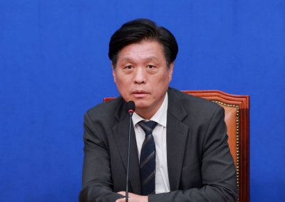 與 "하정우 영입, 과거보다 진전된 상황…정청래, 이번주 만나 설득"