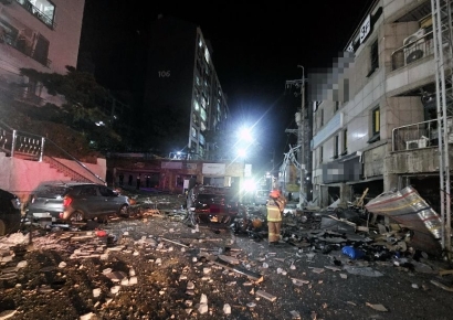 "전쟁나 폭탄 떨어진줄" 주민 대피에 아수라장…청주서 가스누출 추정 폭발