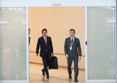 선거 50일 앞 미국 찾은 張…'제사보다 젯밥' 우려도