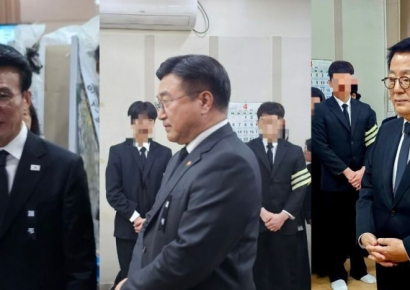 [현장] 빈소 취재진도 울었다…가족 남기고 떠난 완도 영웅들