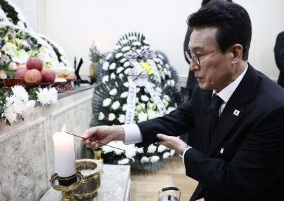 金총리, 완도 순직 소방관 조문…훈장 추서